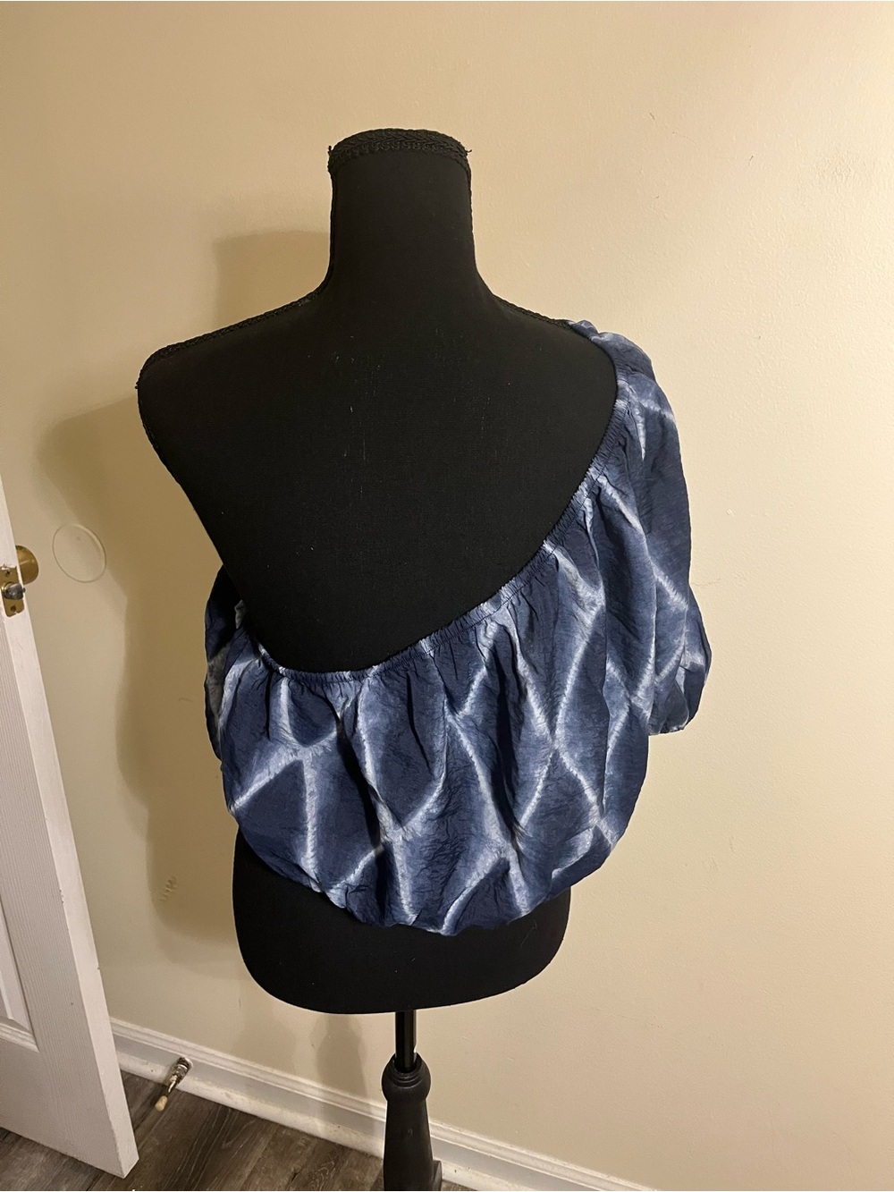 Banana Republic One-Shoulder Navy Tie-Dye Blouse - Picture 4 of 7